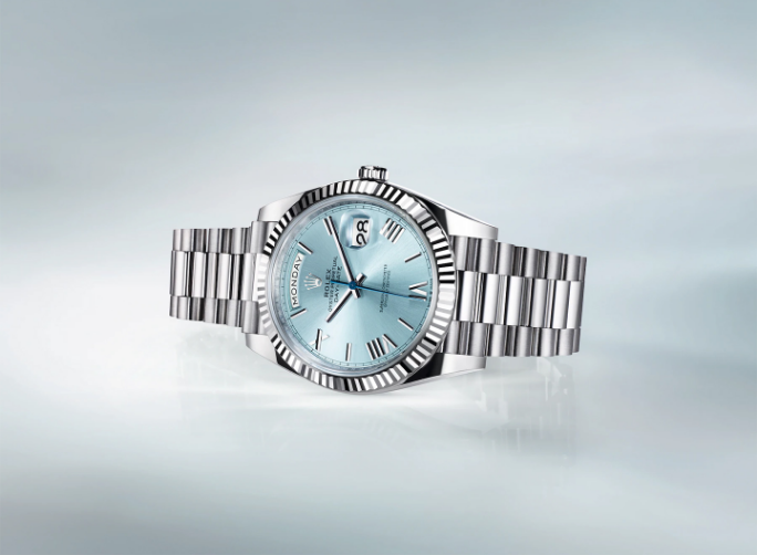 Replica Uhren Rolex aktualisiert die Oyster Perpetual Day-Date 36 und 40, einschließlich einer geriffelten Lünette für Platinmodelle